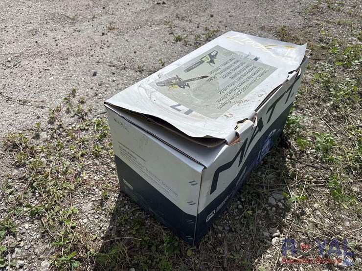 unused-matt-mt9155-gas-powered-chainsaw-image-4