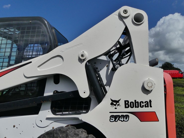 2021-bobcat-s740-image-5