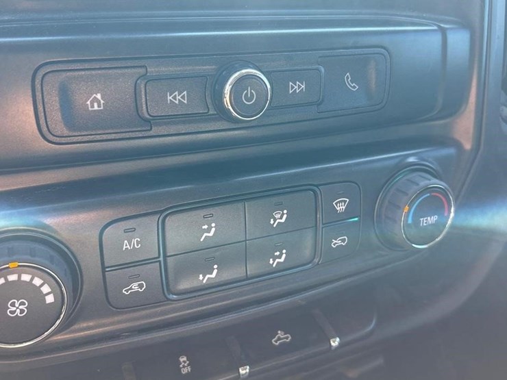 2019-chevrolet-silverado-3500hd-image-43