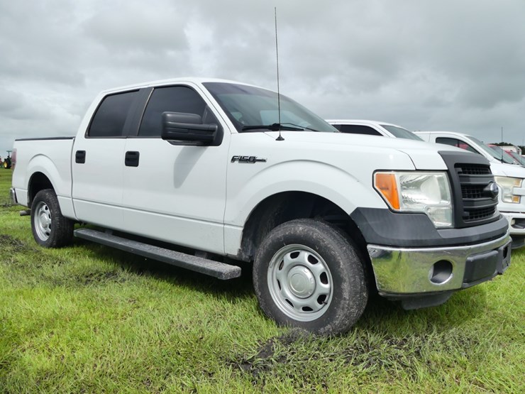 2014-ford-f150-xl-image-1