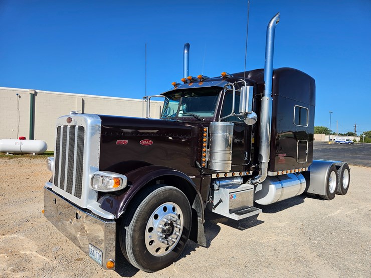 2013-peterbilt-389-image-3