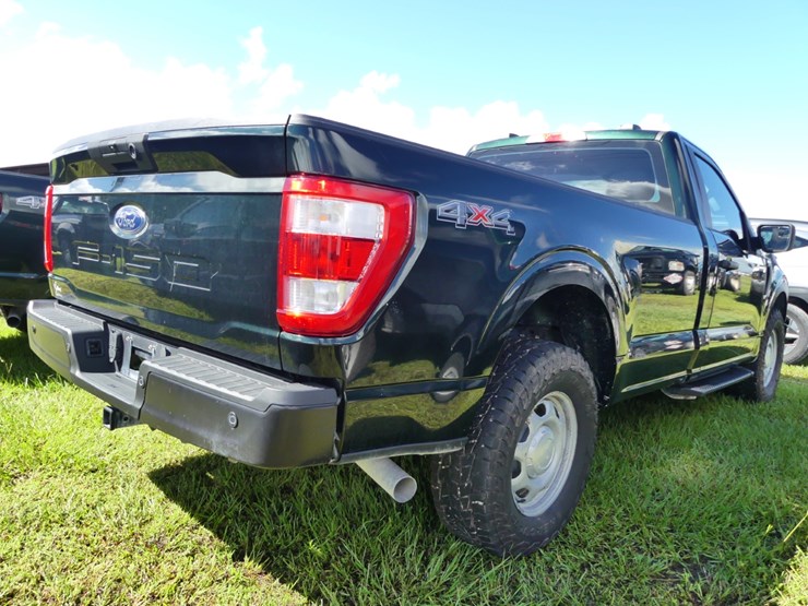 2021-ford-f150-xl-image-3
