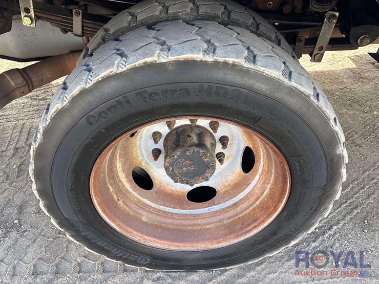 2015-ford-f550-image-35