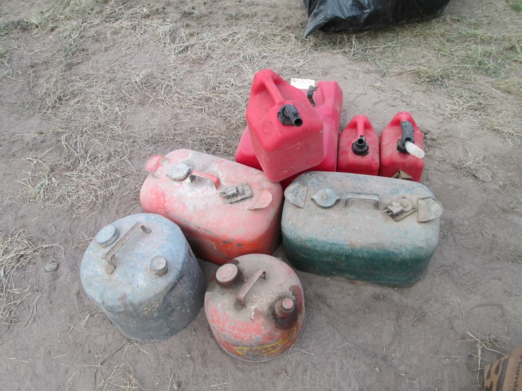 #2027-•-lot-of-gas-cans-inv#-29907-image-2