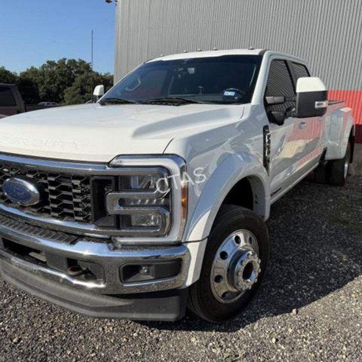 2023 FORD F450