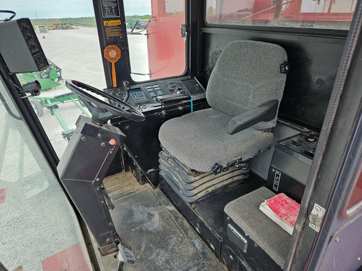 1992-case-ih-1640-image-6