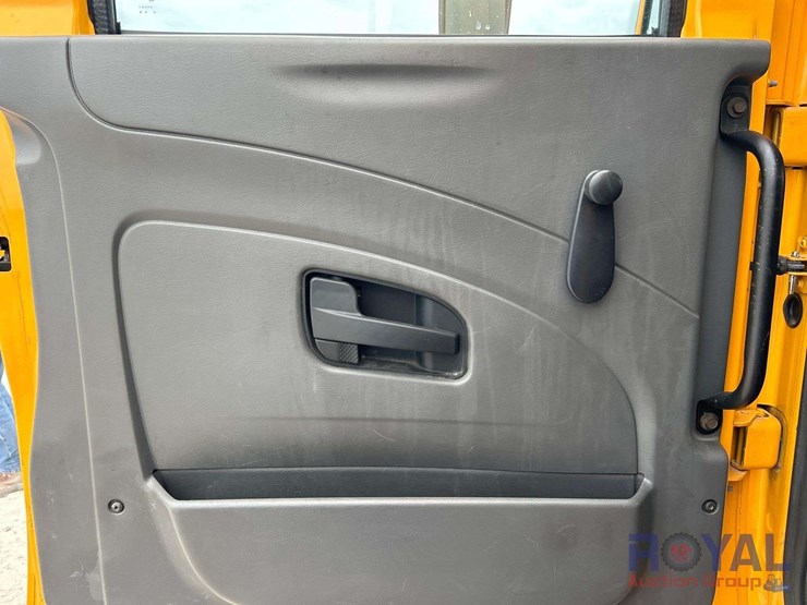 2013-international-durastar-4300-image-25
