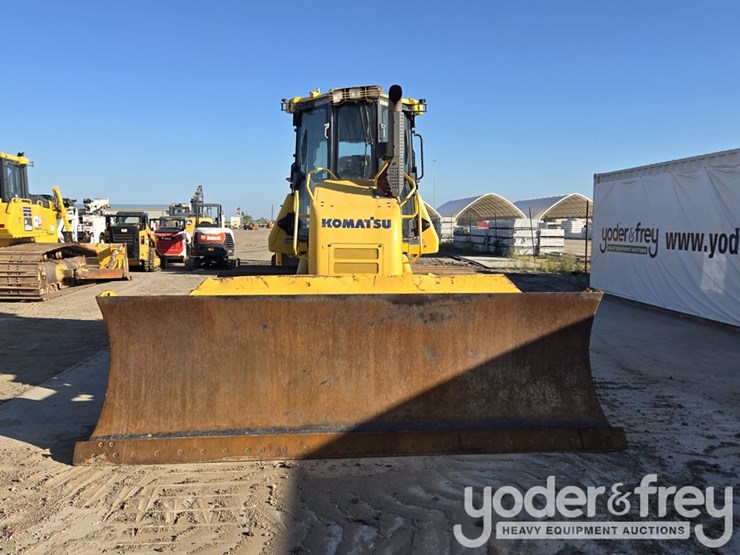 2020-komatsu-d61pxi-24-image-8