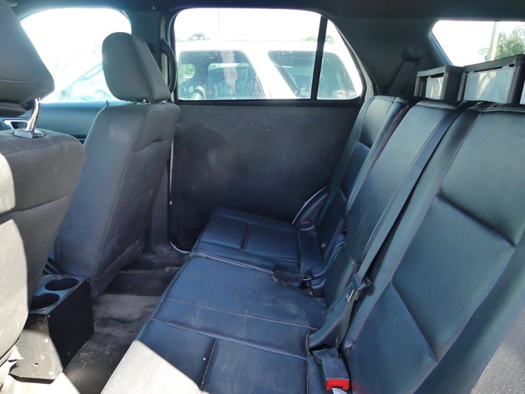 2017-ford-explorer-image-8