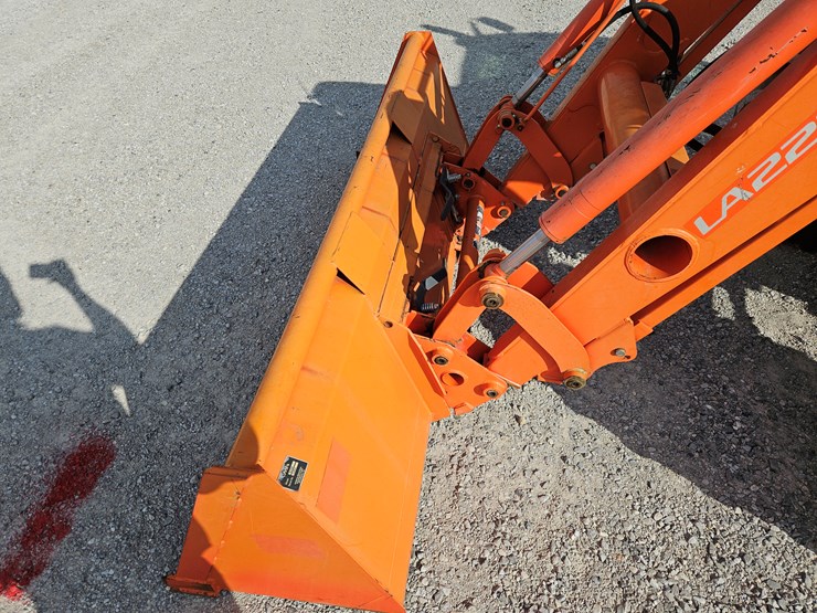 2014-kubota-m135gx-image-5