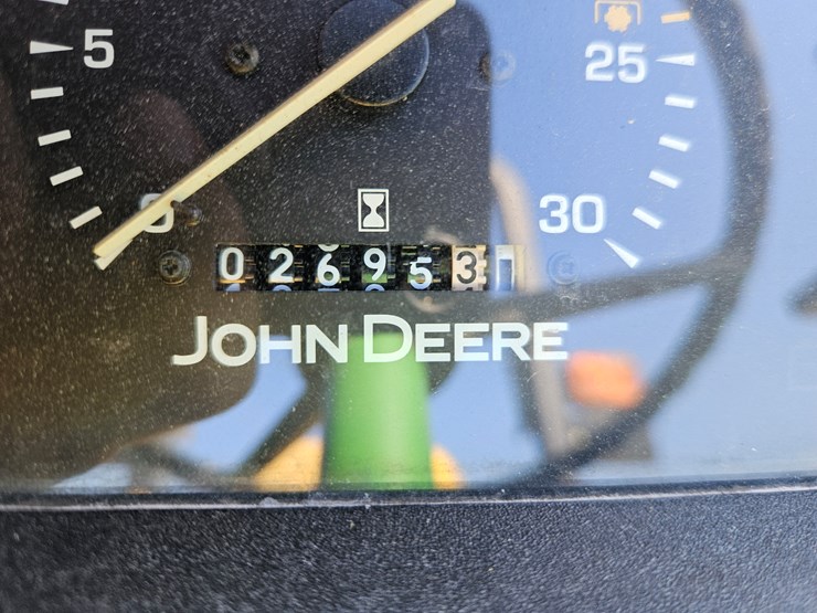 2009-john-deere-5065e-image-18