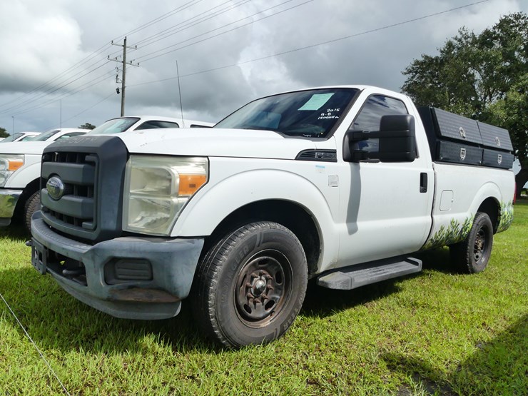 2015-ford-f250-xl-image-1
