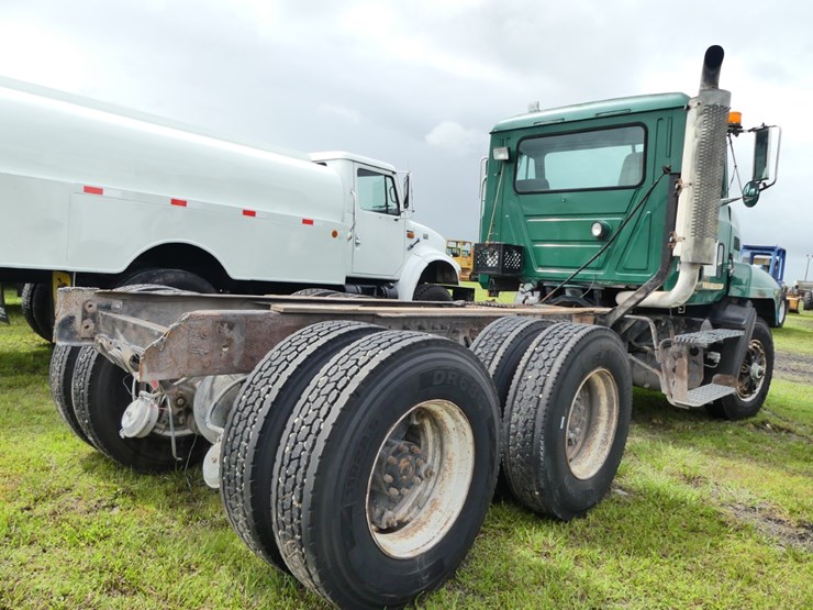 2000-mack-ch613-image-3