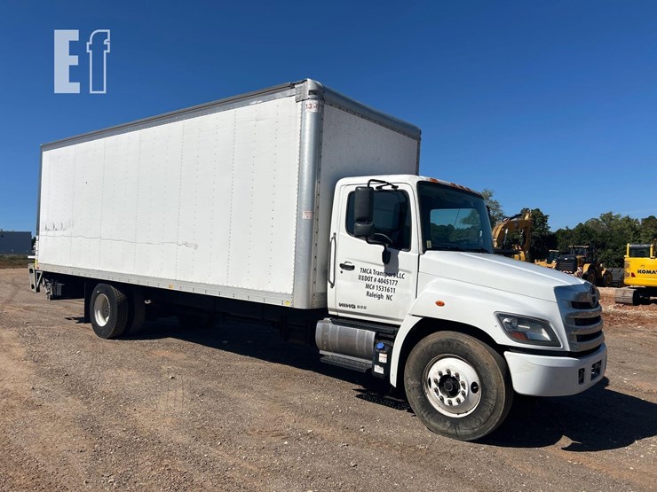 2019-hino-268-image-1