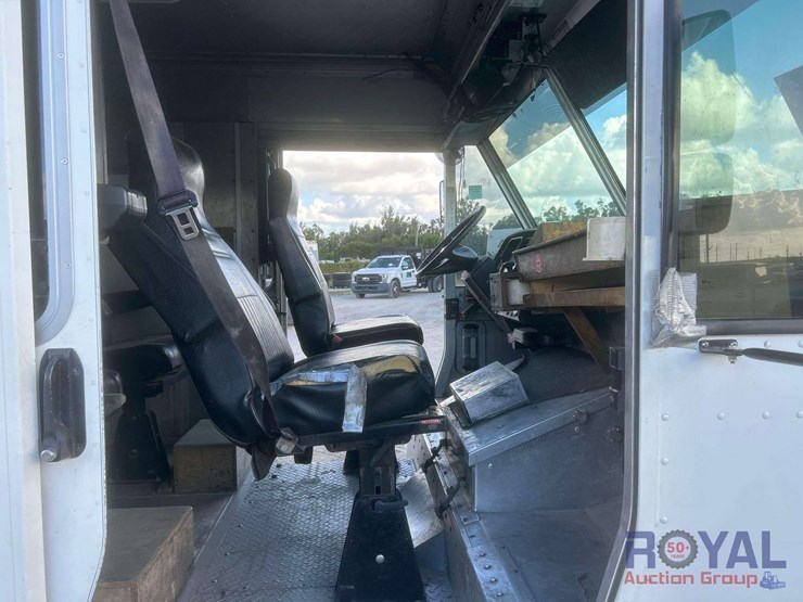 2017-freightliner-mt55-image-8