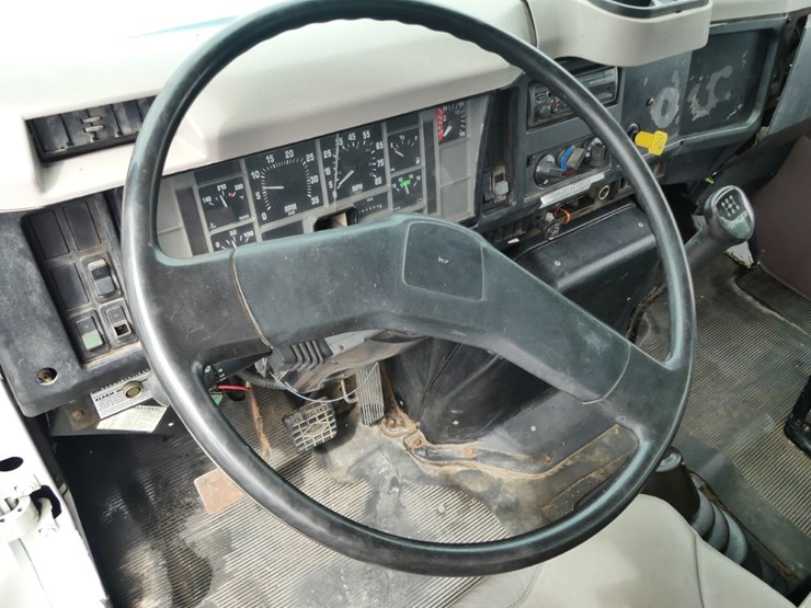 2000-international-4800-image-12