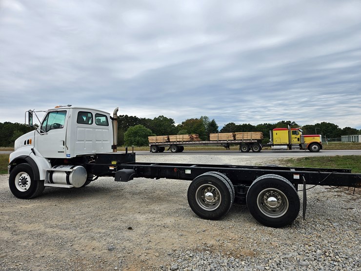 2008-sterling-l9500-image-10