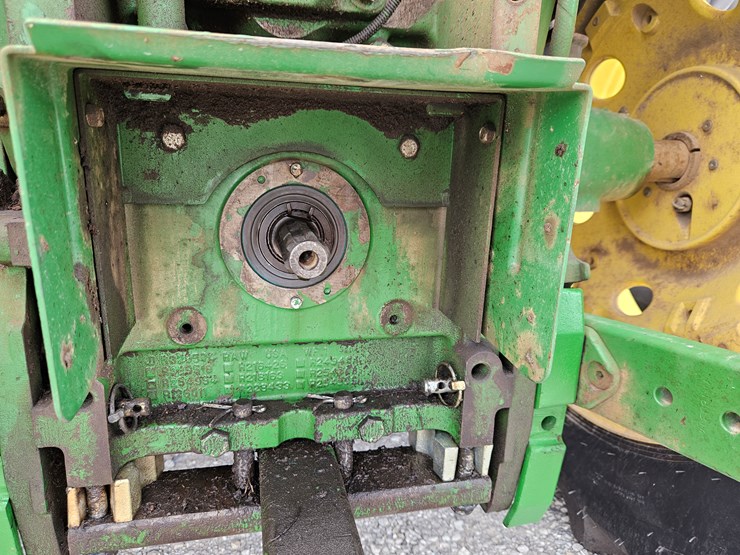 2014-john-deere-6150m-image-18