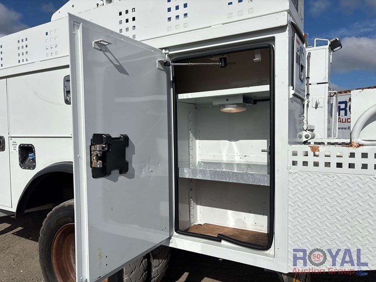 2015-ford-f550-image-26