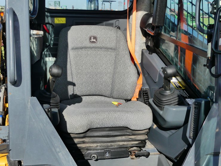 deere-333g-image-10