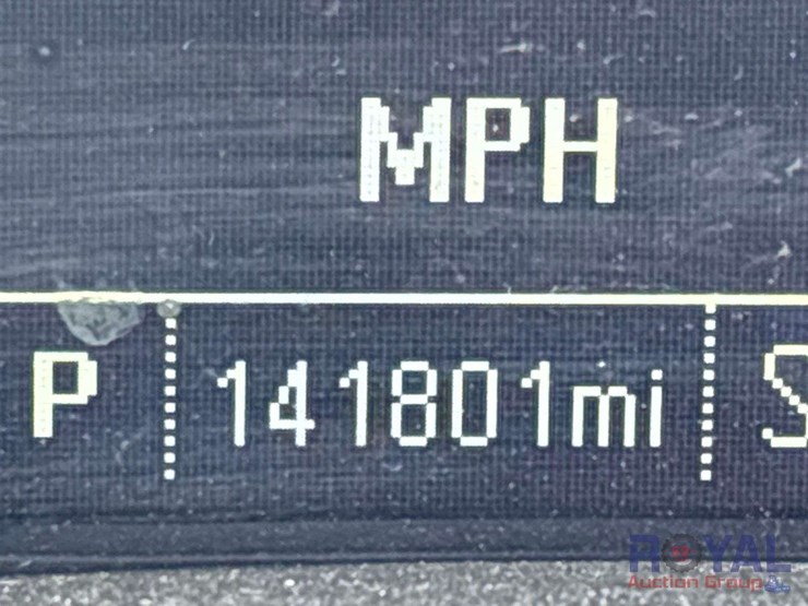 2015-chevrolet-silverado-3500hd-image-11