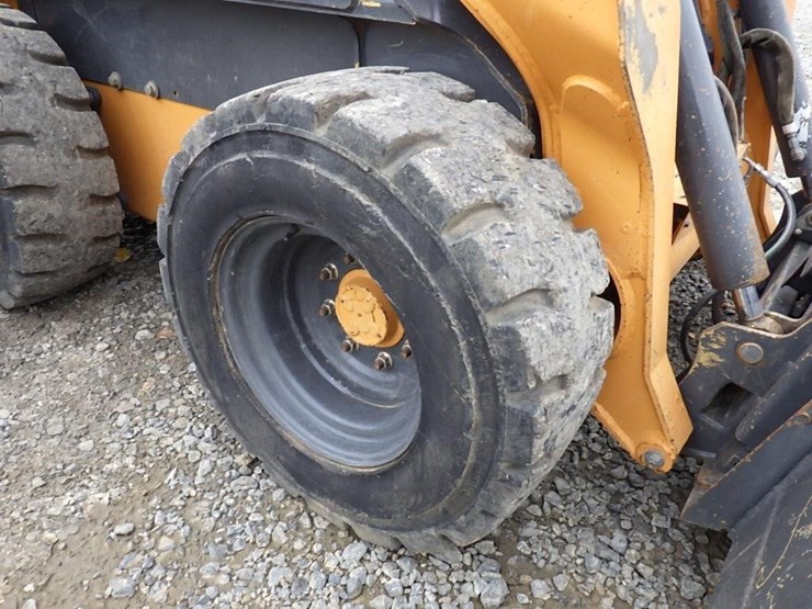 2012-case-sv300-image-11