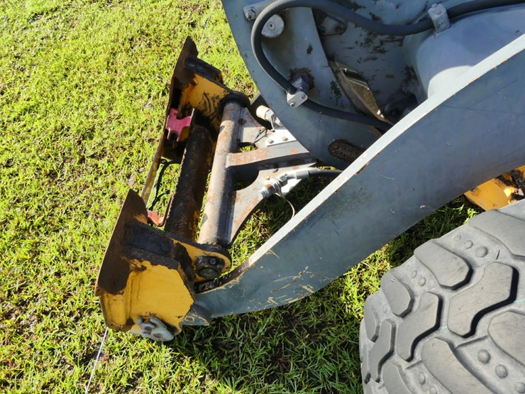 2015-deere-204k-image-9