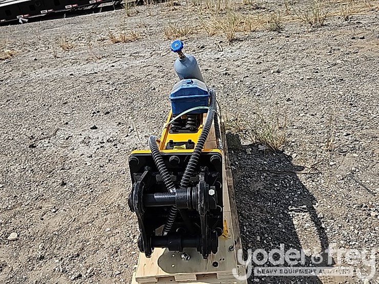 2025-caterpillar-304-image-4