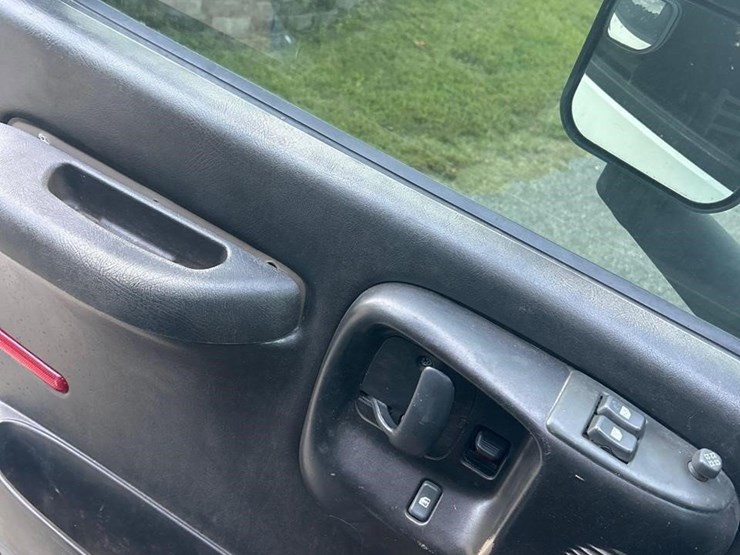 2009-gmc-topkick-c5500-image-63