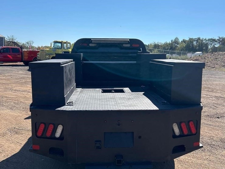 2019-chevrolet-silverado-3500hd-image-16