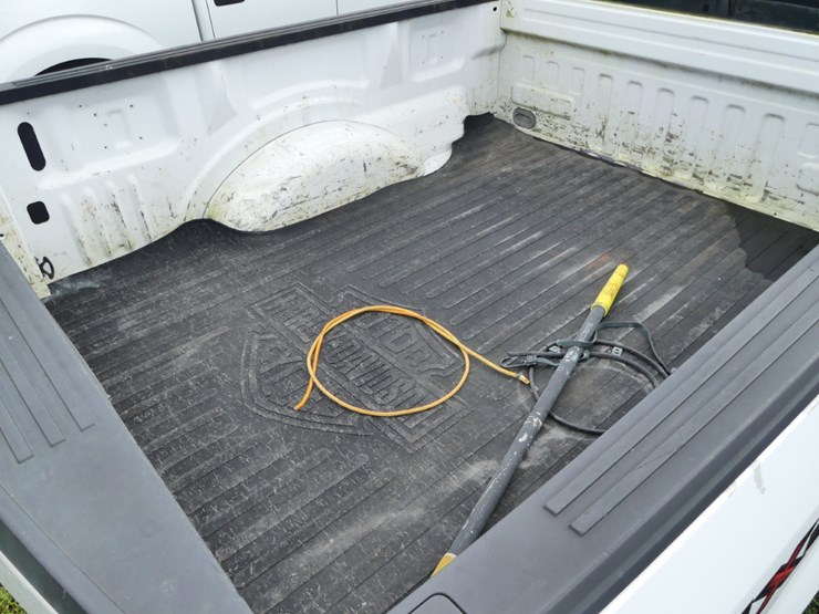2017-ford-f150-xl-image-5