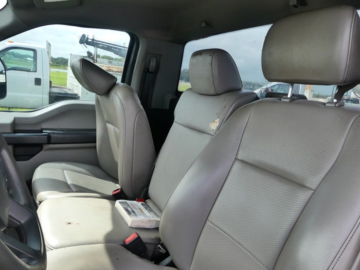 2021-ford-f350-xl-image-11