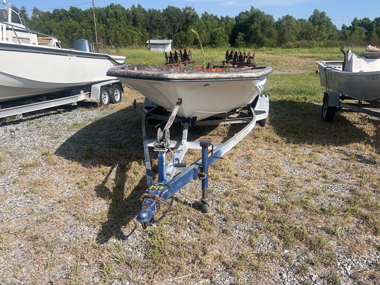 #143-•-cajun-bass-boat-hull-&-trailer-image-3