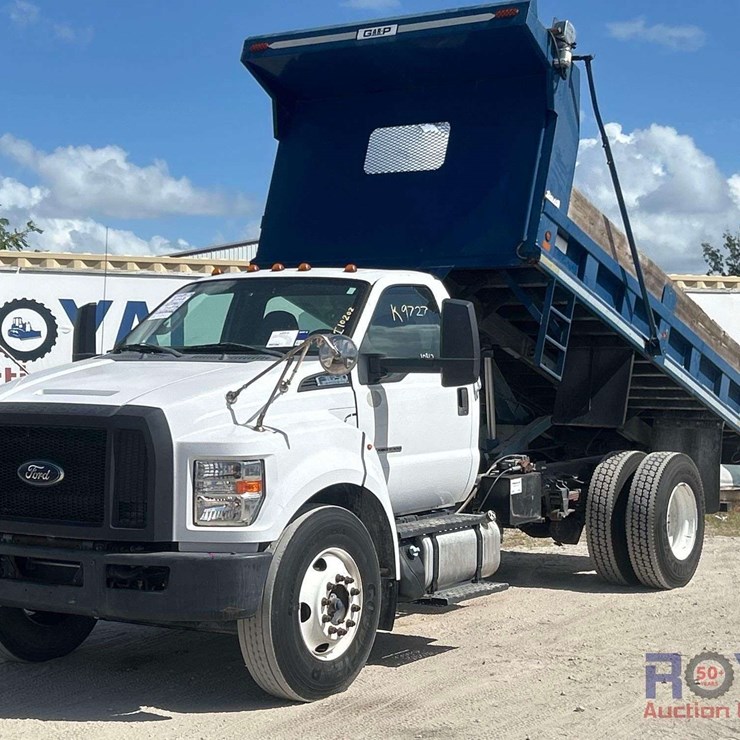 2017 FORD F650