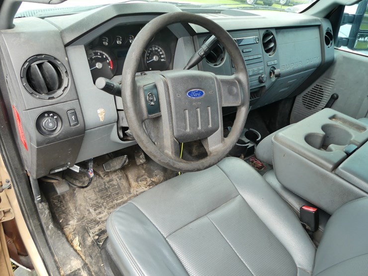 2015-ford-f250-xl-image-11