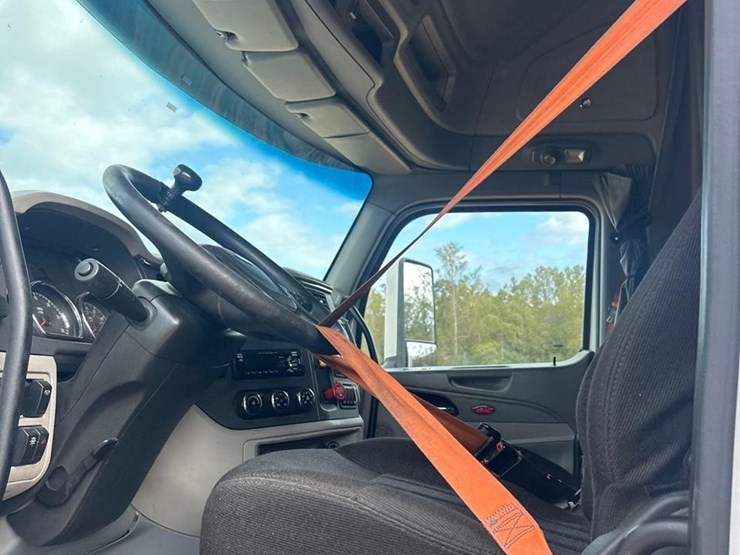 2020-peterbilt-579-image-19