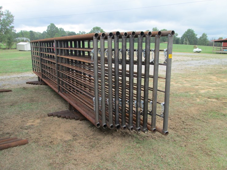 #72-•-(9)-freestanding-panels-&-(1)-gate-inv-#-29826-image-2