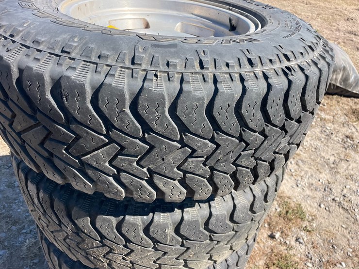 #2001-•-lot-of-(4)-246/75r16-tires-inv#-29764-image-3
