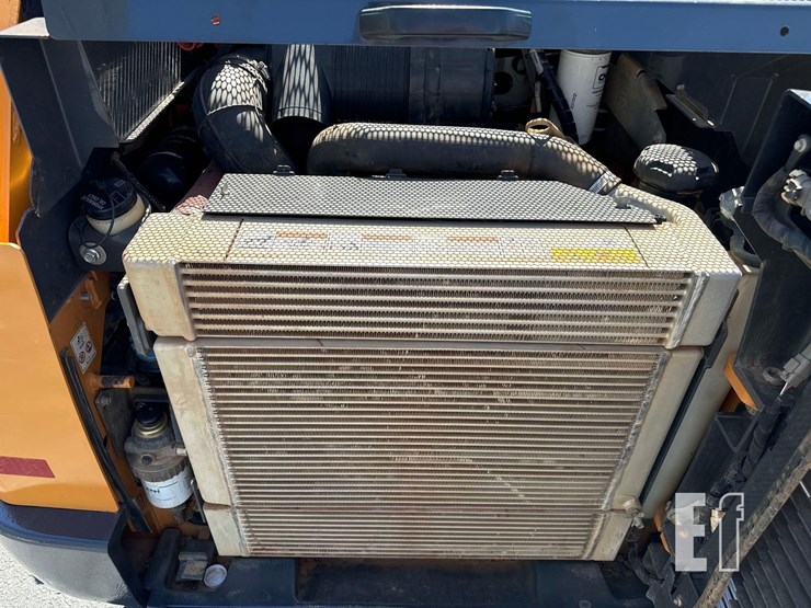 2022-case-tv450b-image-13