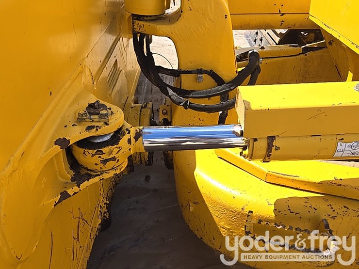 2022-komatsu-d71pxi-24-image-29