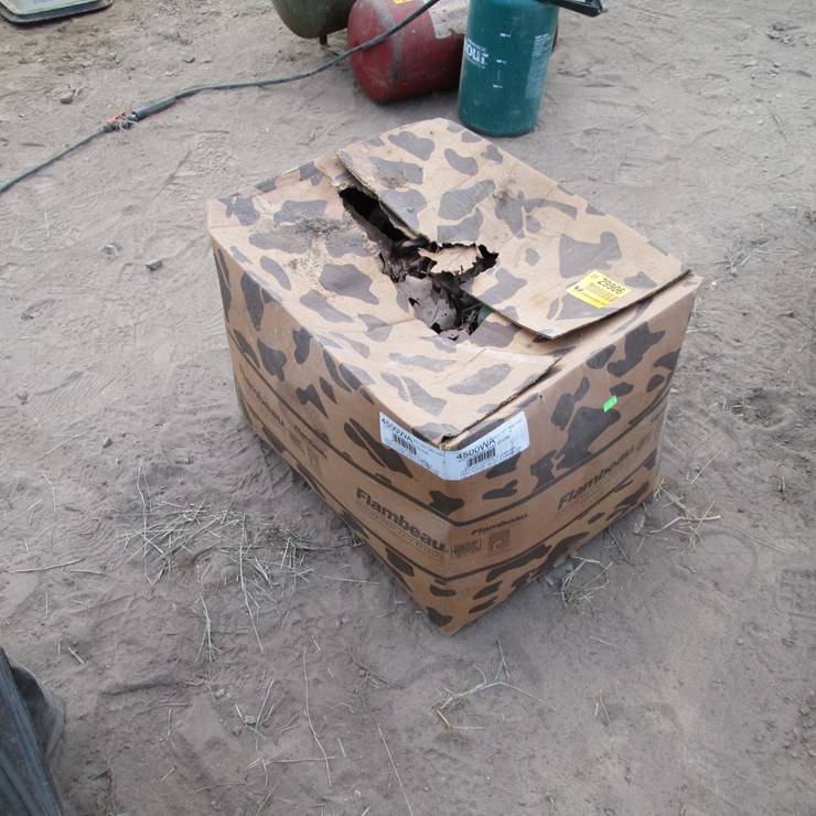 #2026 • Box Duck Decoys Inv# 29906