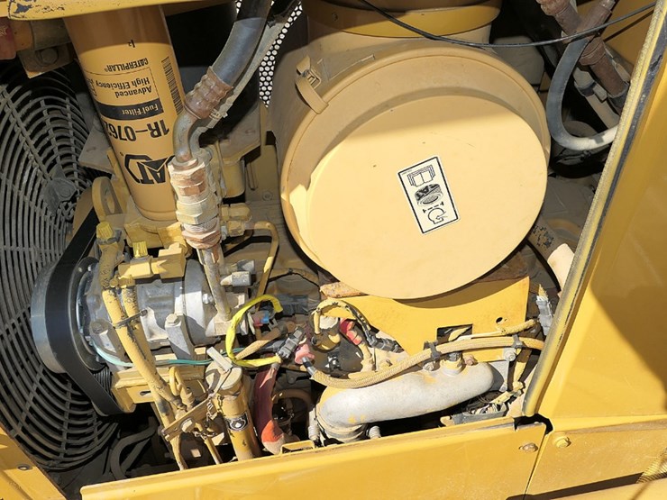 2004-caterpillar-d5n-image-29