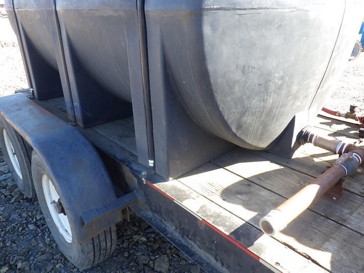 load-trail-12'-t/a-1,065-gallon-water-trailer-image-11