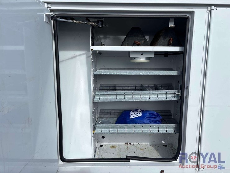 2015-ford-f550-image-24