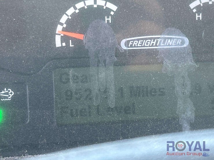 2017-freightliner-mt55-image-13