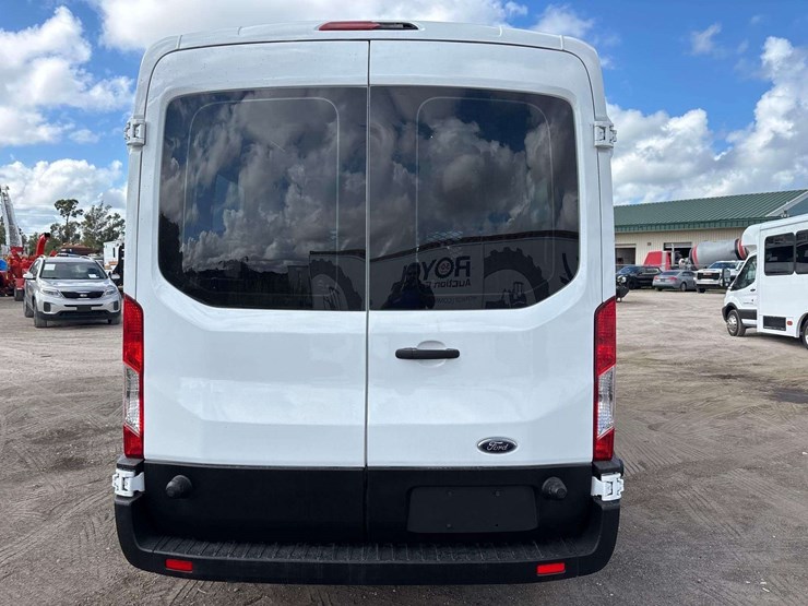 2015-ford-transit-image-19