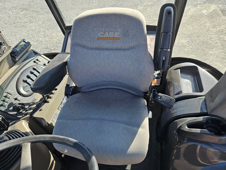 2007-case-570m-xt-image-10
