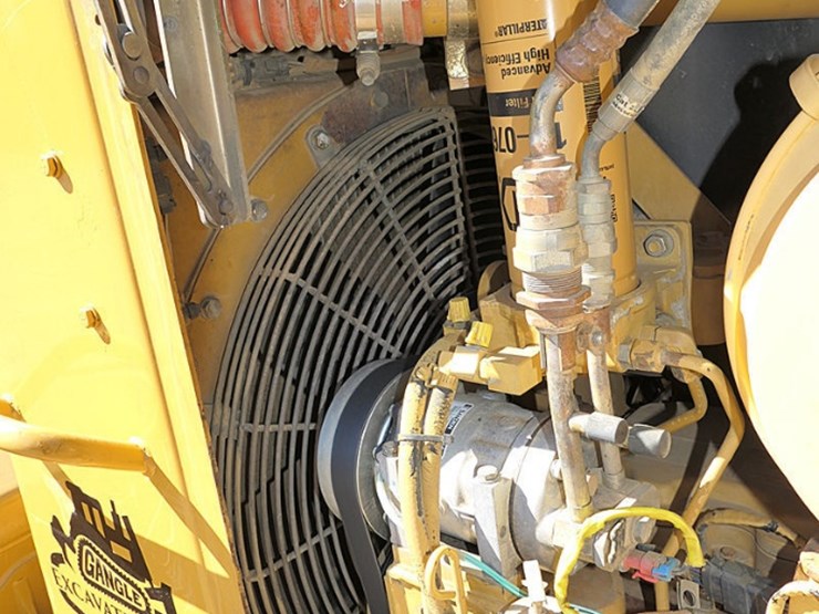 2004-caterpillar-d5n-image-30