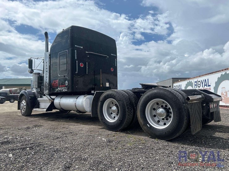 2005-kenworth-w900-image-4