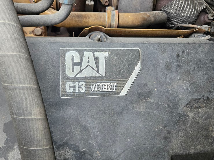 2008-sterling-l9500-image-45